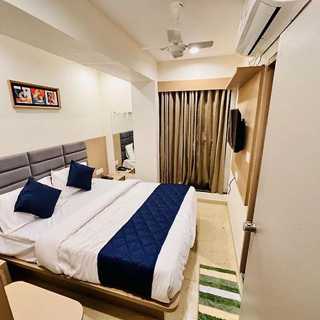Hotel Royal Square Ahmedabad Exterior photo