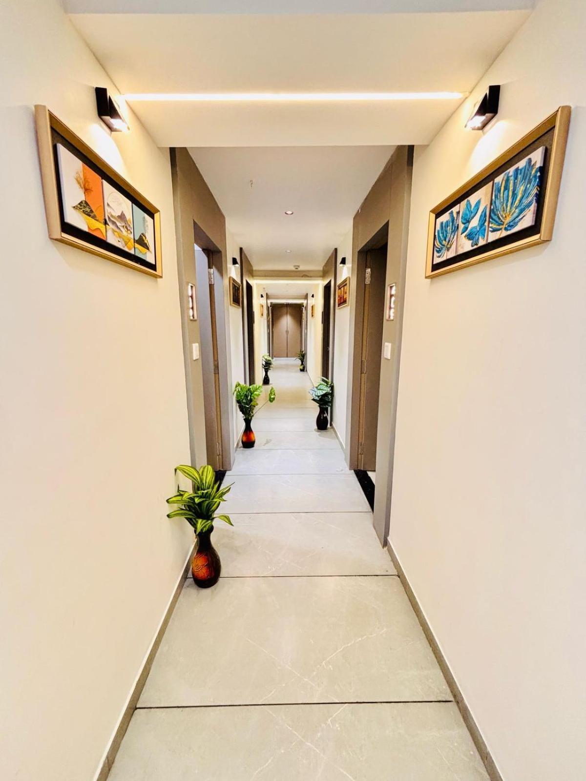 Hotel Royal Square Ahmedabad Exterior photo
